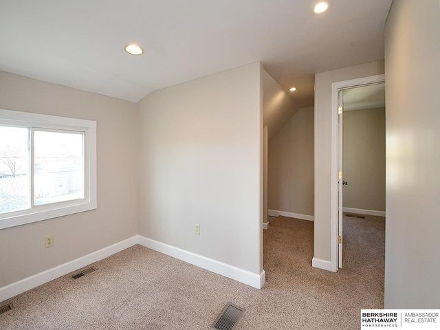 8705 Franklin Street, Omaha, NE 68114