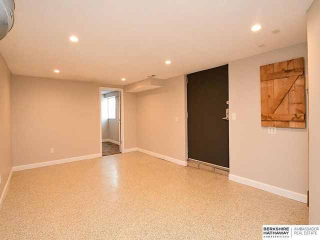 8705 Franklin Street, Omaha, NE 68114