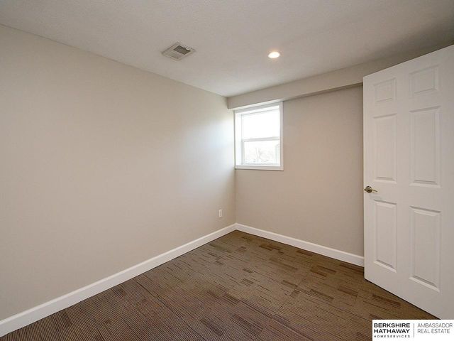 8705 Franklin Street, Omaha, NE 68114