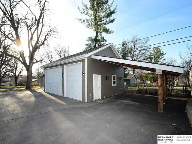 8705 Franklin Street, Omaha, NE 68114