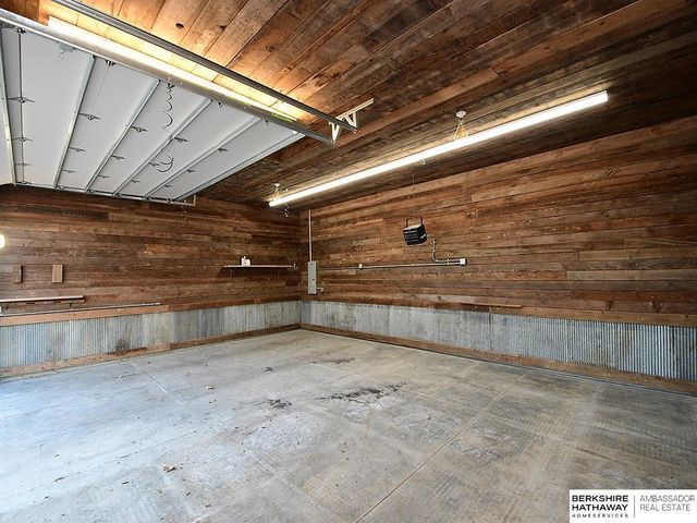 8705 Franklin Street, Omaha, NE 68114