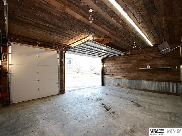 8705 Franklin Street, Omaha, NE 68114