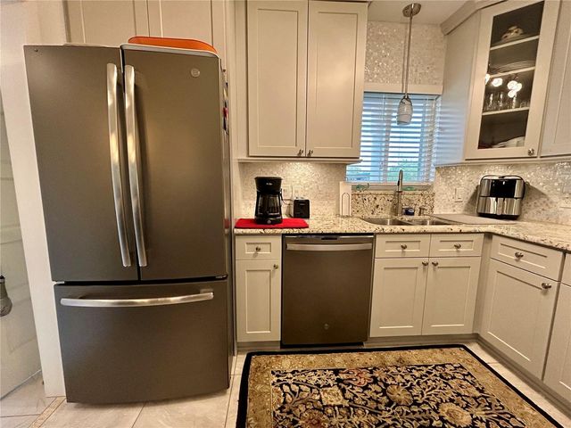 2436 RHODESIAN DRIVE 42, Clearwater, FL 33763