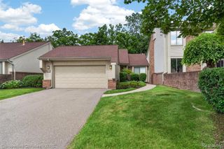 29433 W Chanticleer Drive 73, Southfield, MI 48034
