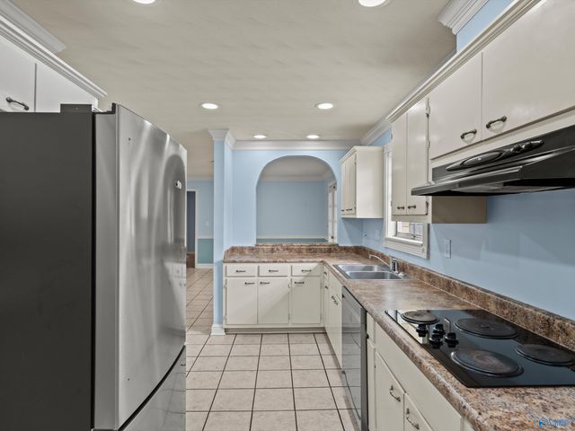 906 SW Cooper Lane SW, Hartselle, AL 35640