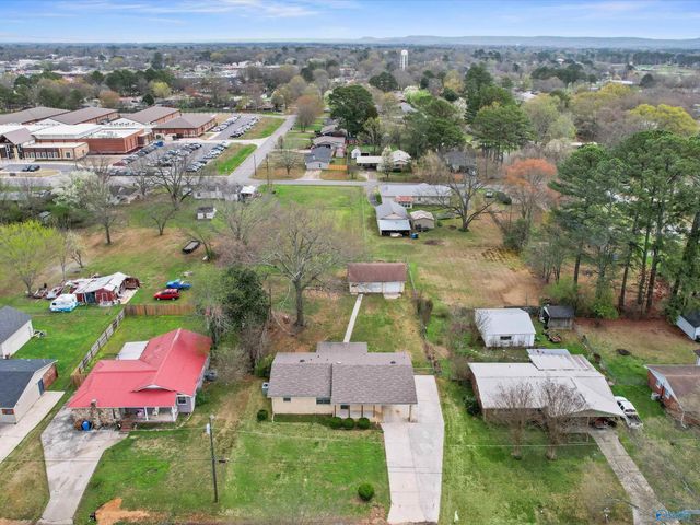 906 SW Cooper Lane SW, Hartselle, AL 35640