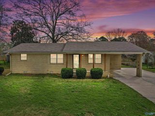 906 SW Cooper Lane SW, Hartselle, AL 35640