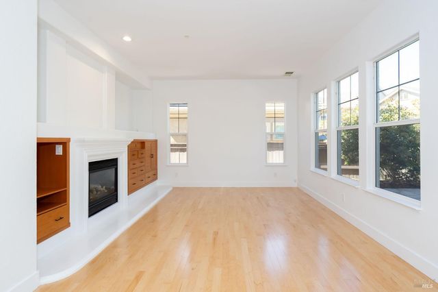 1807 Turtle Creek Way, Petaluma, CA 94954