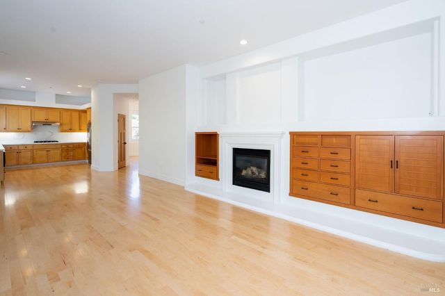 1807 Turtle Creek Way, Petaluma, CA 94954