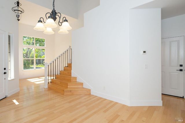 1807 Turtle Creek Way, Petaluma, CA 94954