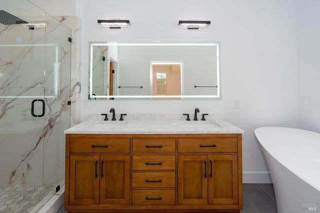 1807 Turtle Creek Way, Petaluma, CA 94954