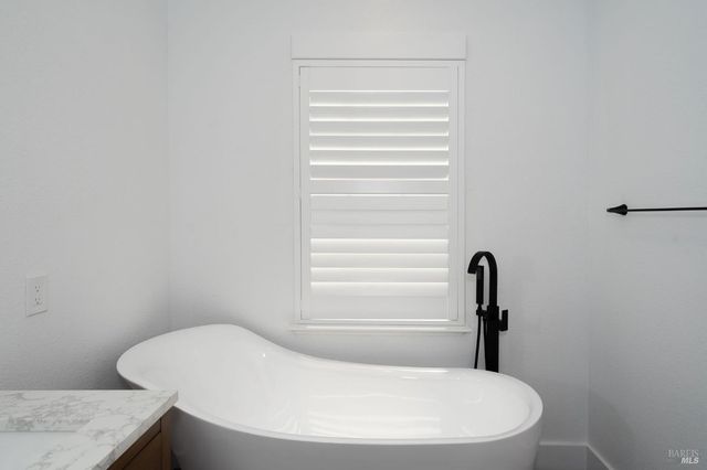 1807 Turtle Creek Way, Petaluma, CA 94954