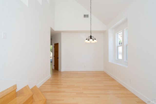 1807 Turtle Creek Way, Petaluma, CA 94954