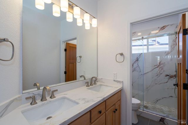 1807 Turtle Creek Way, Petaluma, CA 94954