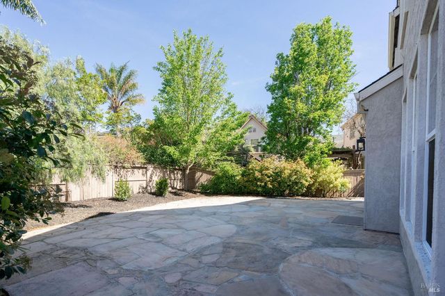 1807 Turtle Creek Way, Petaluma, CA 94954