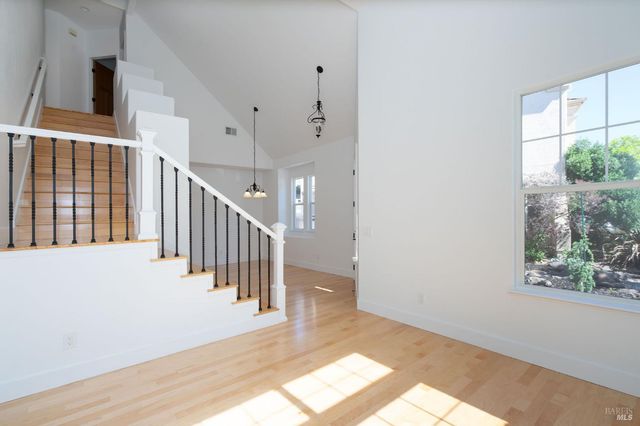 1807 Turtle Creek Way, Petaluma, CA 94954