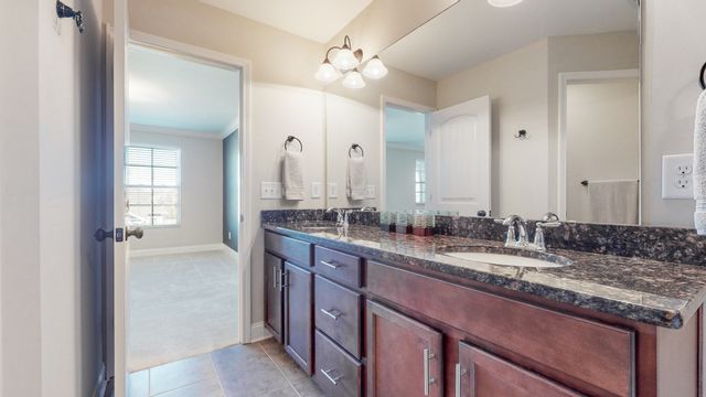 2093 Newark Ln, Thompsons Station, TN 37179