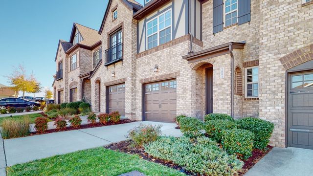 2093 Newark Ln, Thompsons Station, TN 37179