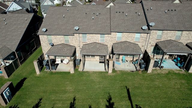 2093 Newark Ln, Thompsons Station, TN 37179
