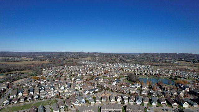 2093 Newark Ln, Thompsons Station, TN 37179