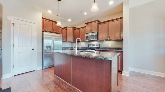 2093 Newark Ln, Thompsons Station, TN 37179