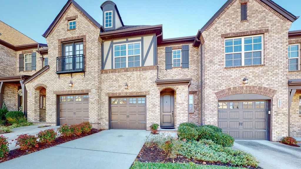 2093 Newark Ln, Thompsons Station, TN 37179