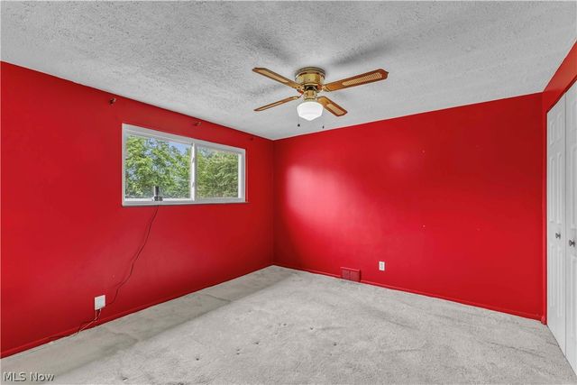 6051 Glenway Drive Q, Brook Park, OH 44142
