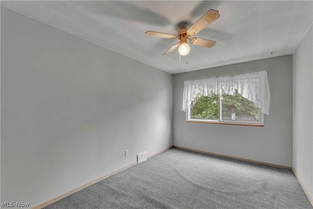 6051 Glenway Drive Q, Brook Park, OH 44142