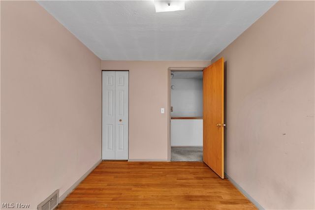 6051 Glenway Drive Q, Brook Park, OH 44142