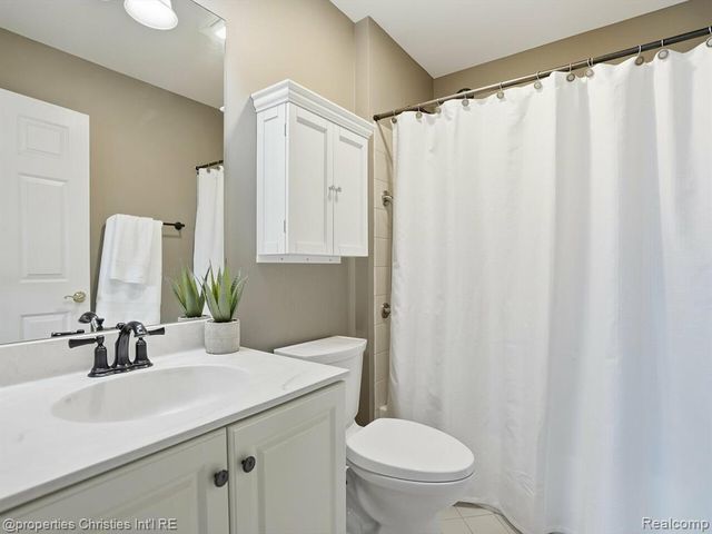 18825 Heather Ridge Drive, Northville, MI 48168