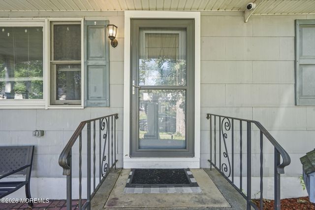 7 Princeton Drive, Jackson, NJ 08527