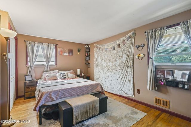 7 Princeton Drive, Jackson, NJ 08527