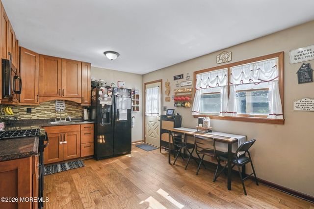 7 Princeton Drive, Jackson, NJ 08527