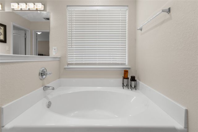 2106 Hickory Wood Trail, Arlington, TX 76018