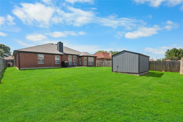 2106 Hickory Wood Trail, Arlington, TX 76018