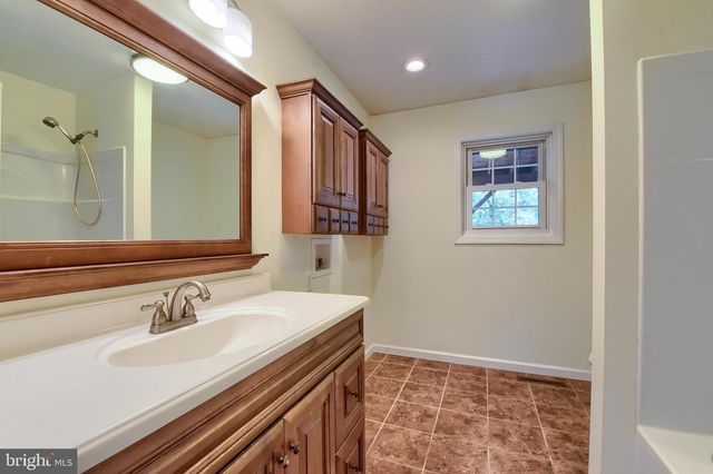3740 BEAGLE RD, Middletown, PA 17057