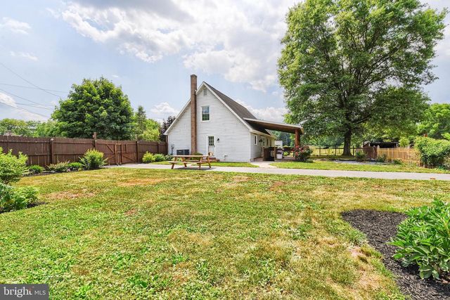 3740 BEAGLE RD, Middletown, PA 17057