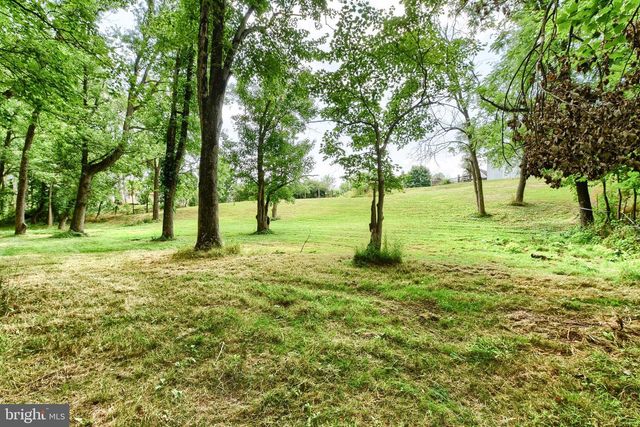 3740 BEAGLE RD, Middletown, PA 17057