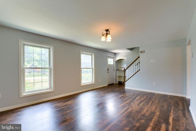 3740 BEAGLE RD, Middletown, PA 17057