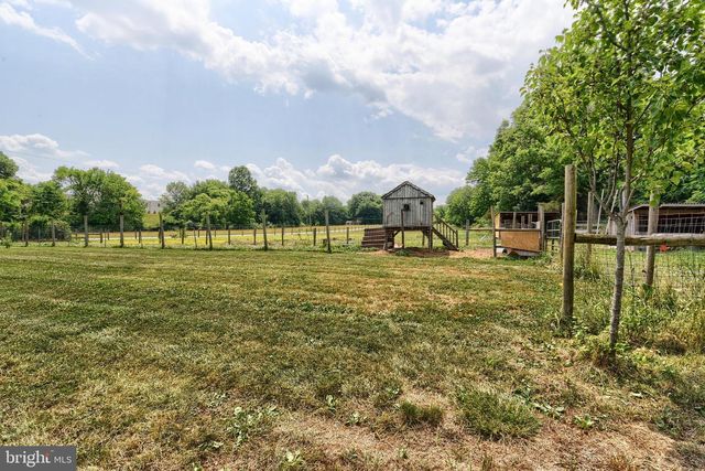 3740 BEAGLE RD, Middletown, PA 17057