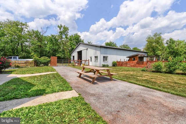 3740 BEAGLE RD, Middletown, PA 17057