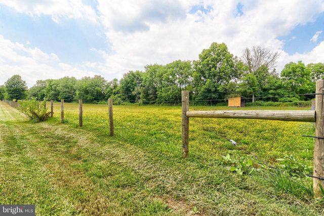 3740 BEAGLE RD, Middletown, PA 17057
