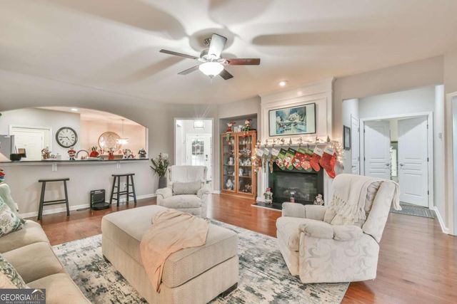 5921 Bellflower Way, Hoschton, GA 30548