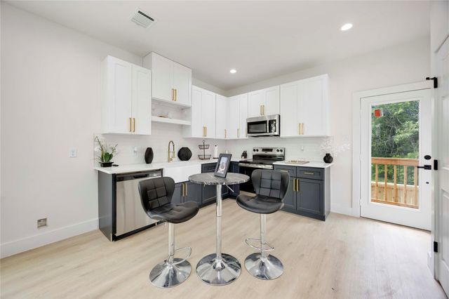 2110 Des Chaumes Street, Houston, TX 77026