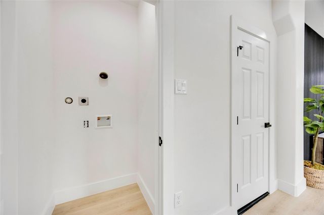 2110 Des Chaumes Street, Houston, TX 77026