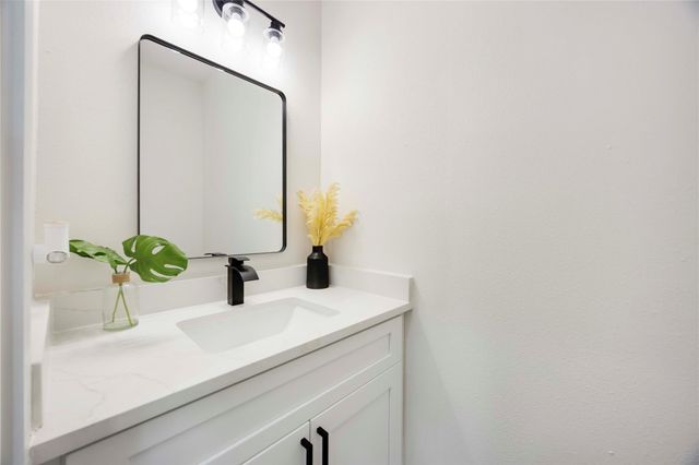 2110 Des Chaumes Street, Houston, TX 77026