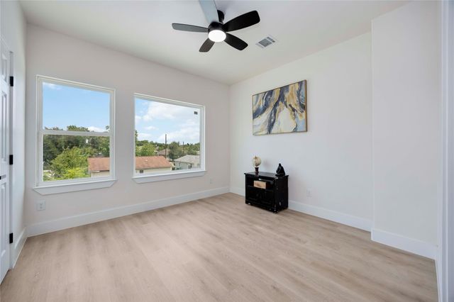 2110 Des Chaumes Street, Houston, TX 77026