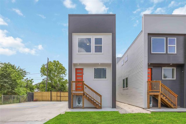 2110 Des Chaumes Street, Houston, TX 77026
