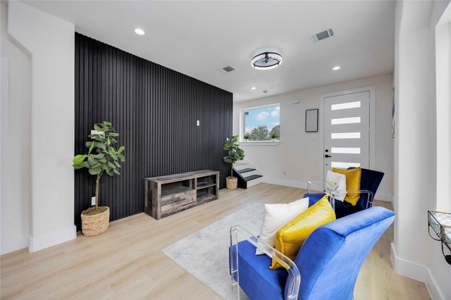 2110 Des Chaumes Street, Houston, TX 77026