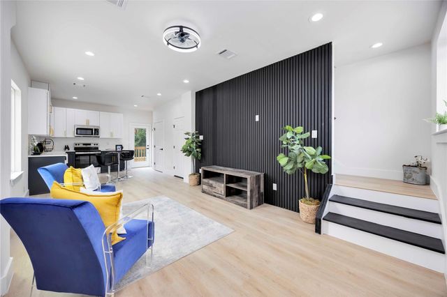 2110 Des Chaumes Street, Houston, TX 77026